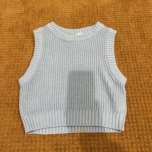 H and M cropped sweater. Size small.